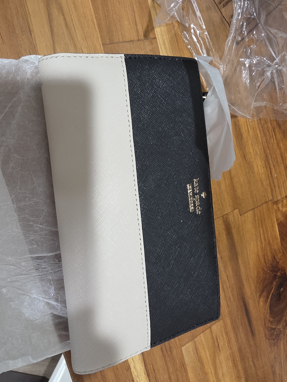 kate spade Men's Black and Cream Leather Crossbody Wallet